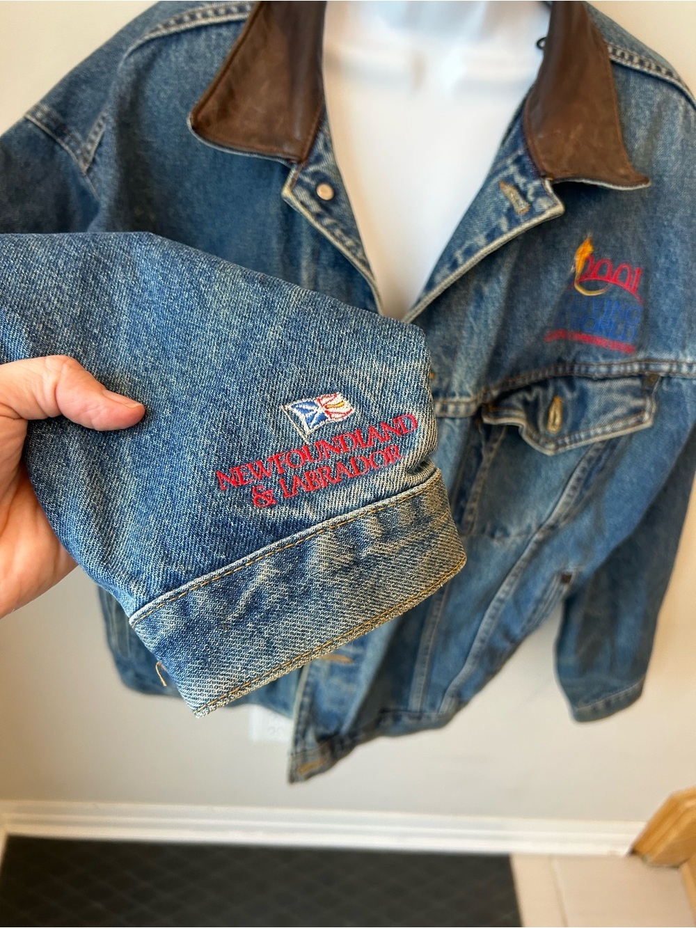 Vintage 90s Oversized Denim Trucker Jacket Newfoundland Embroidered Size Large